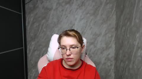 Snapshot of reginasmilee chatting on March 5, 2025, 2:57 am Regina online show from March 5, 2025, 2:57 am