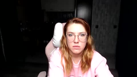 Snapshot of reginasmilee chatting on November 9, 2025, 1:37 am Regina online show from November 9, 2025, 1:37 am