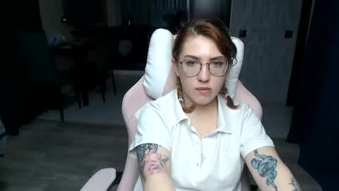 Snapshot of reginasmilee chatting on November 11, 2025, 1:49 am Regina online show from November 11, 2025, 1:49 am