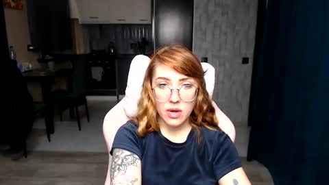 Snapshot of reginasmilee chatting on November 16, 2025, 4:18 am Regina online show from November 16, 2025, 4:18 am