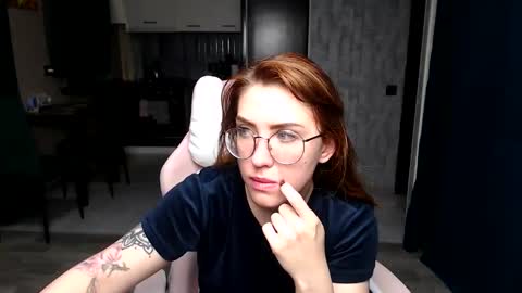 Snapshot of reginasmilee chatting on November 17, 2025, 12:38 am Regina online show from November 17, 2025, 12:38 am