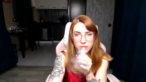 Snapshot of reginasmilee chatting on November 23, 2025, 1:49 am Regina online show from November 23, 2025, 1:49 am