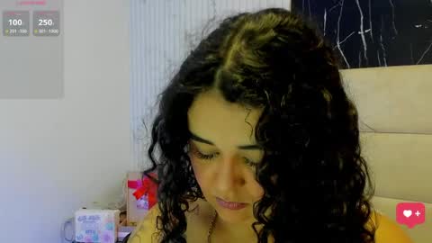 Snapshot of reginavegaa chatting on June 5, 2026, 11:38 am reginavegaa online show from June 5, 2026, 11:38 am