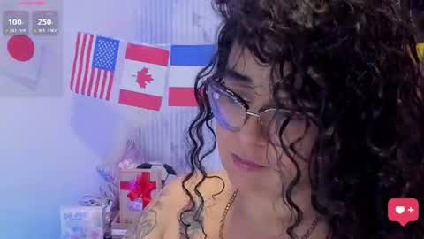 Snapshot of reginavegaa chatting on June 12, 2026, 11:42 am reginavegaa online show from June 12, 2026, 11:42 am
