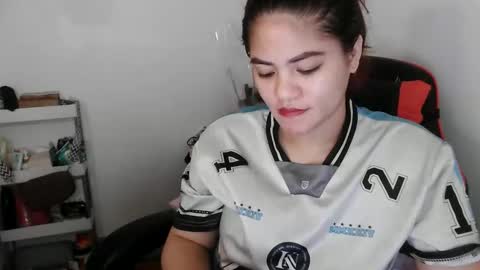 reign2525 online show from September 14, 2025, 1:54 pm