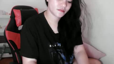 reign2525 online show from November 15, 2025, 8:55 am