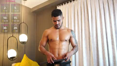 Snapshot of reik_von chatting on May 3, 2026, 8:37 pm Reik online show from May 3, 2026, 8:37 pm