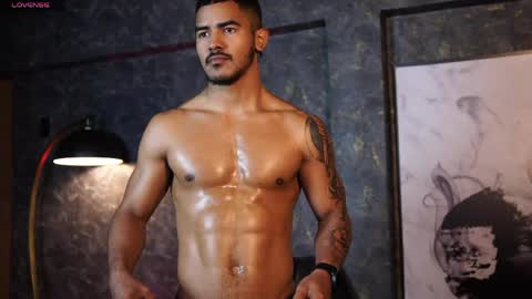 Snapshot of reik_von chatting on May 11, 2026, 1:28 pm Reik online show from May 11, 2026, 1:28 pm