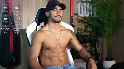 Snapshot of reik_von chatting on May 26, 2026, 2:07 am Reik online show from May 26, 2026, 2:07 am
