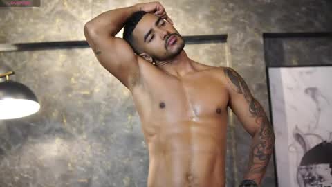 Snapshot of reik_von chatting on June 1, 2026, 12:40 pm Reik online show from June 1, 2026, 12:40 pm