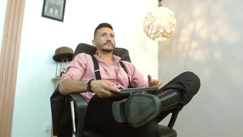 Snapshot of reiko_85_ chatting on January 27, 2025, 9:44 pm REIKO online show from January 27, 2025, 9:44 pm