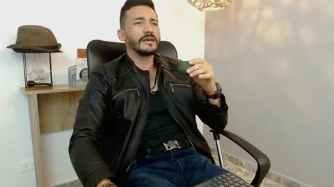 Snapshot of reiko_85_ chatting on February 15, 2025, 8:01 pm REIKO online show from February 15, 2025, 8:01 pm