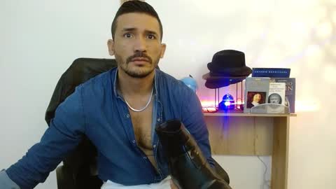 Snapshot of reiko_85_ chatting on November 14, 2025, 3:00 pm REIKO online show from November 14, 2025, 3:00 pm