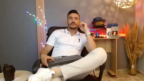   REIKO  online show from March 10, 2026, 3:06 pm