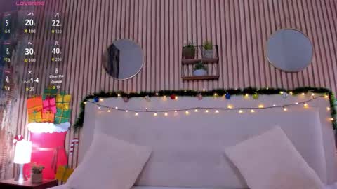 Snapshot of reina_loren chatting on December 4, 2025, 4:55 am reina_loren online show from December 4, 2025, 4:55 am