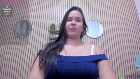 Snapshot of reina_loren chatting on March 4, 2026, 2:50 am reina_loren online show from March 4, 2026, 2:50 am