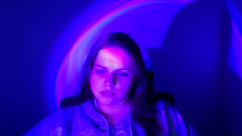 Reina online show from December 22, 2025, 6:32 am