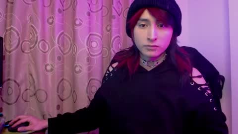 Snapshot of reiv_femboy chatting on October 7, 2025, 5:26 am reiv_femboy online show from October 7, 2025, 5:26 am