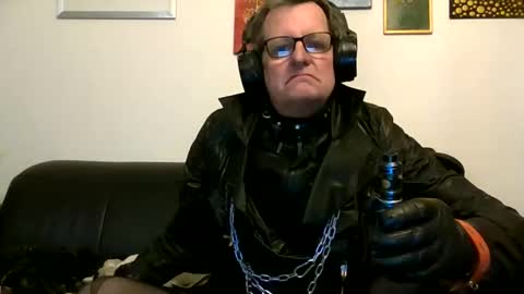 Snapshot of relevepain chatting on March 28, 2026, 3:17 am relevepain online show from March 28, 2026, 3:17 am