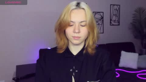 RemiPeach online show from April 26, 2026, 6:38 pm