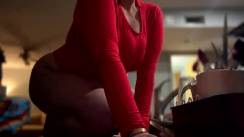 Snapshot of remmissecrets chatting on December 25, 2024, 12:05 am remmissecrets online show from December 25, 2024, 12:05 am