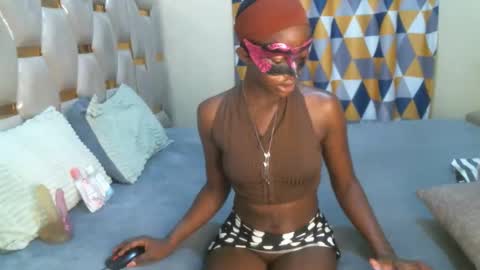 Snapshot of remmyqueen chatting on May 11, 2026, 2:12 pm remmyqueen online show from May 11, 2026, 2:12 pm
