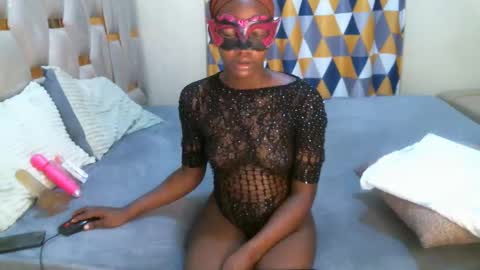 Snapshot of remmyqueen chatting on May 25, 2026, 12:38 am remmyqueen online show from May 25, 2026, 12:38 am