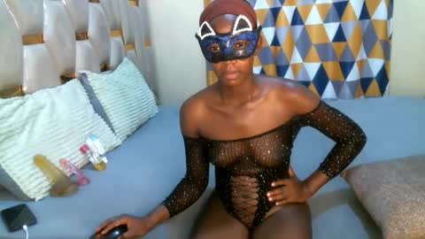 Snapshot of remmyqueen chatting on June 11, 2026, 5:27 am remmyqueen online show from June 11, 2026, 5:27 am