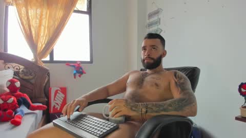 Snapshot of remy_sten chatting on December 3, 2024, 7:22 pm Rmy Steen online show from December 3, 2024, 7:22 pm