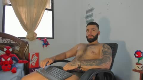 Snapshot of remy_sten chatting on December 5, 2024, 8:55 pm Rmy Steen online show from December 5, 2024, 8:55 pm