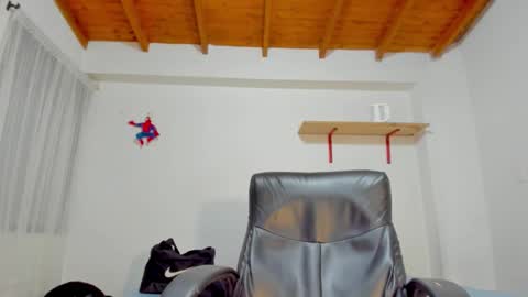 Snapshot of remy_sten chatting on September 24, 2025, 11:41 pm Rmy Steen online show from September 24, 2025, 11:41 pm