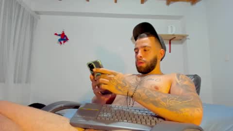 Snapshot of remy_sten chatting on October 5, 2025, 1:04 am Rmy Steen online show from October 5, 2025, 1:04 am