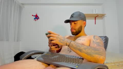 Snapshot of remy_sten chatting on October 27, 2025, 1:53 am Rmy Steen online show from October 27, 2025, 1:53 am