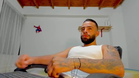 Snapshot of remy_sten chatting on May 19, 2026, 1:33 am Rmy Steen online show from May 19, 2026, 1:33 am