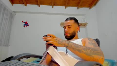 Snapshot of remy_sten chatting on June 4, 2026, 2:28 am Rmy Steen online show from June 4, 2026, 2:28 am
