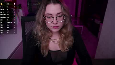 Snapshot of remywild chatting on November 14, 2025, 6:17 pm RemyWild online show from November 14, 2025, 6:17 pm