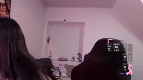 ren_yamashiro online show from January 11, 2025, 7:39 am