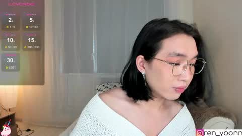 Snapshot of ren_yoonn chatting on June 19, 2026, 9:35 am Ren online show from June 19, 2026, 9:35 am
