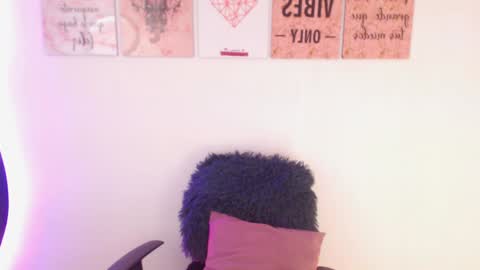 Snapshot of renata_ruiz chatting on December 27, 2024, 5:31 am online show from December 27, 2024, 5:31 am