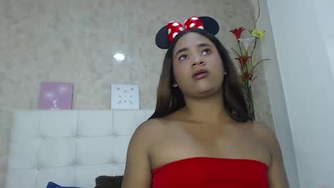 Snapshot of renata_valentina chatting on March 29, 2026, 12:16 pm RENATA VALENTINA online show from March 29, 2026, 12:16 pm