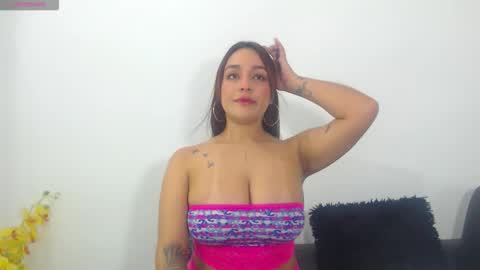 renatabrownn28 online show from April 23, 2026, 3:52 am
