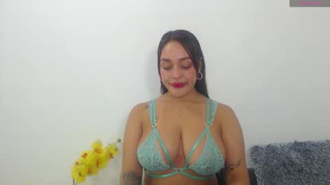 renatabrownn28 online show from June 11, 2026, 5:27 am