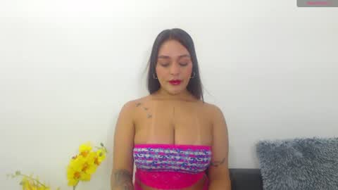 renatabrownn28 online show from June 12, 2026, 11:09 am