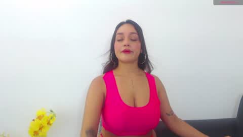 renatabrownn28 online show from June 19, 2026, 4:17 am