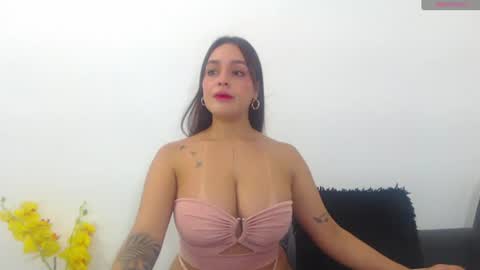 renatabrownn28 online show from June 25, 2026, 5:12 am