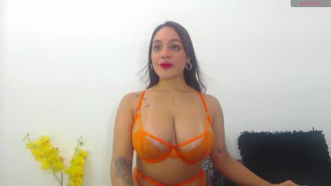 renatabrownn28 online show from June 28, 2026, 4:07 am
