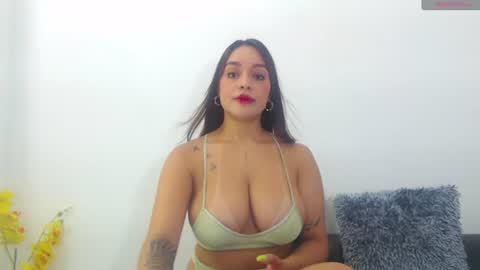 renatabrownn28 online show from July 7, 2026, 2:58 am