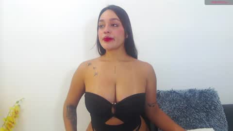 renatabrownn28 online show from July 25, 2026, 7:17 am