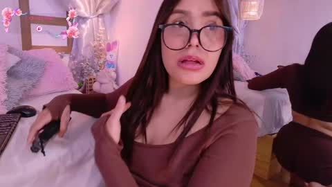 Snapshot of renataleclair chatting on May 6, 2026, 4:56 pm renataleclair online show from May 6, 2026, 4:56 pm