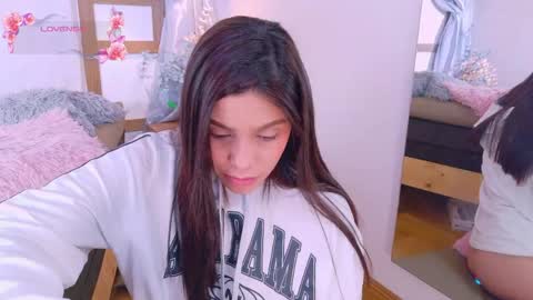 Snapshot of renataleclair chatting on May 15, 2026, 6:26 pm renataleclair online show from May 15, 2026, 6:26 pm